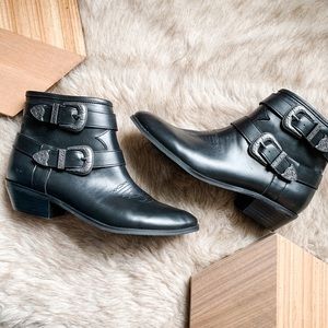 NWT 🏷 // Western Ankle Boots